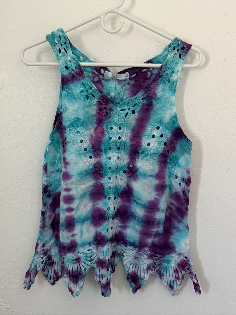 Tie-Dye Eyelet Crochet Hem Tank Top - Turquoise & Purple